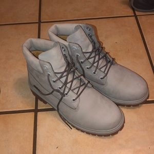 Like New Gray Timberland Boots Sz 7.5 Women’s